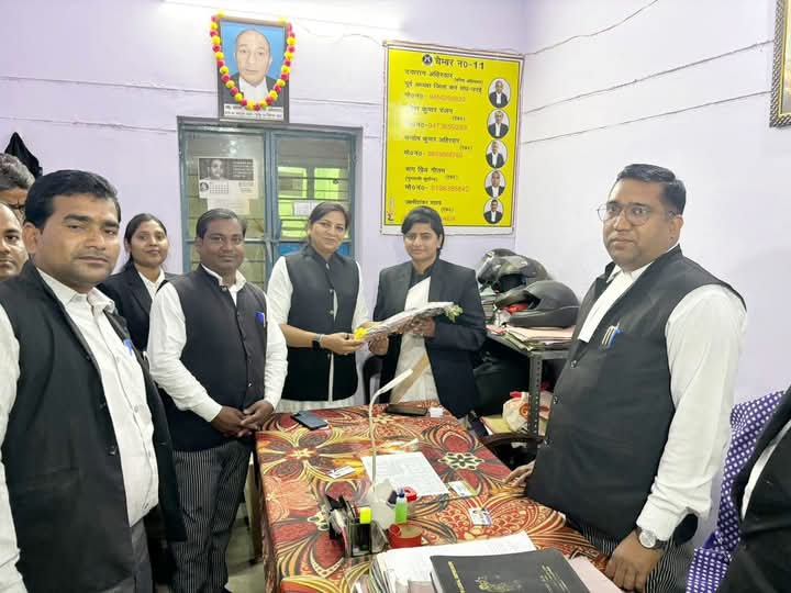 Advocate-Vineet-Yadav-with-Bar-Association