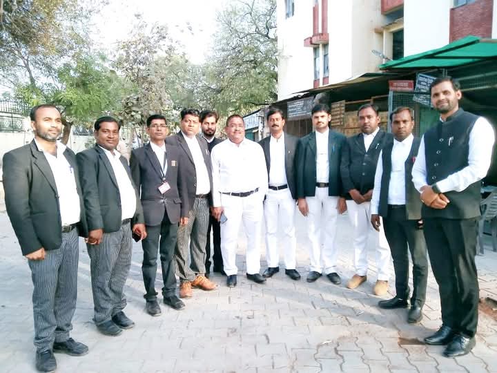Advocate-Vineet-Yadav-with-Council-Meets
